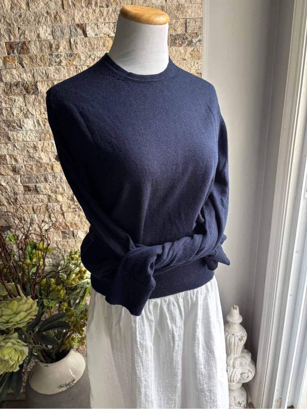 Charles Tyrwhitt Dark Navy Crewneck Pullover